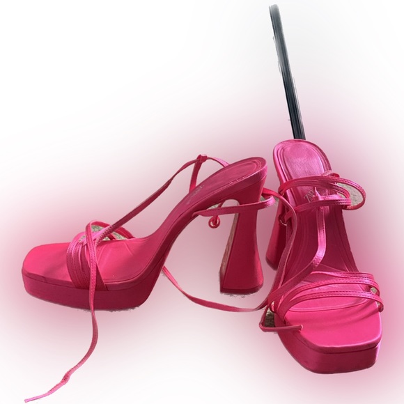 ZARA Platform Heels - Picture 2 of 4